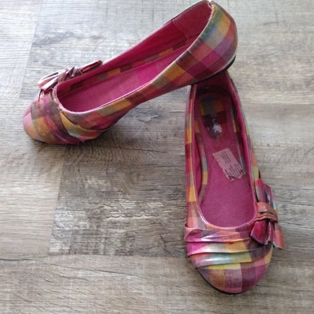 No Call womens plaid flats rounded toe with bows Sz. 8.5.  LOWEST PRICE!